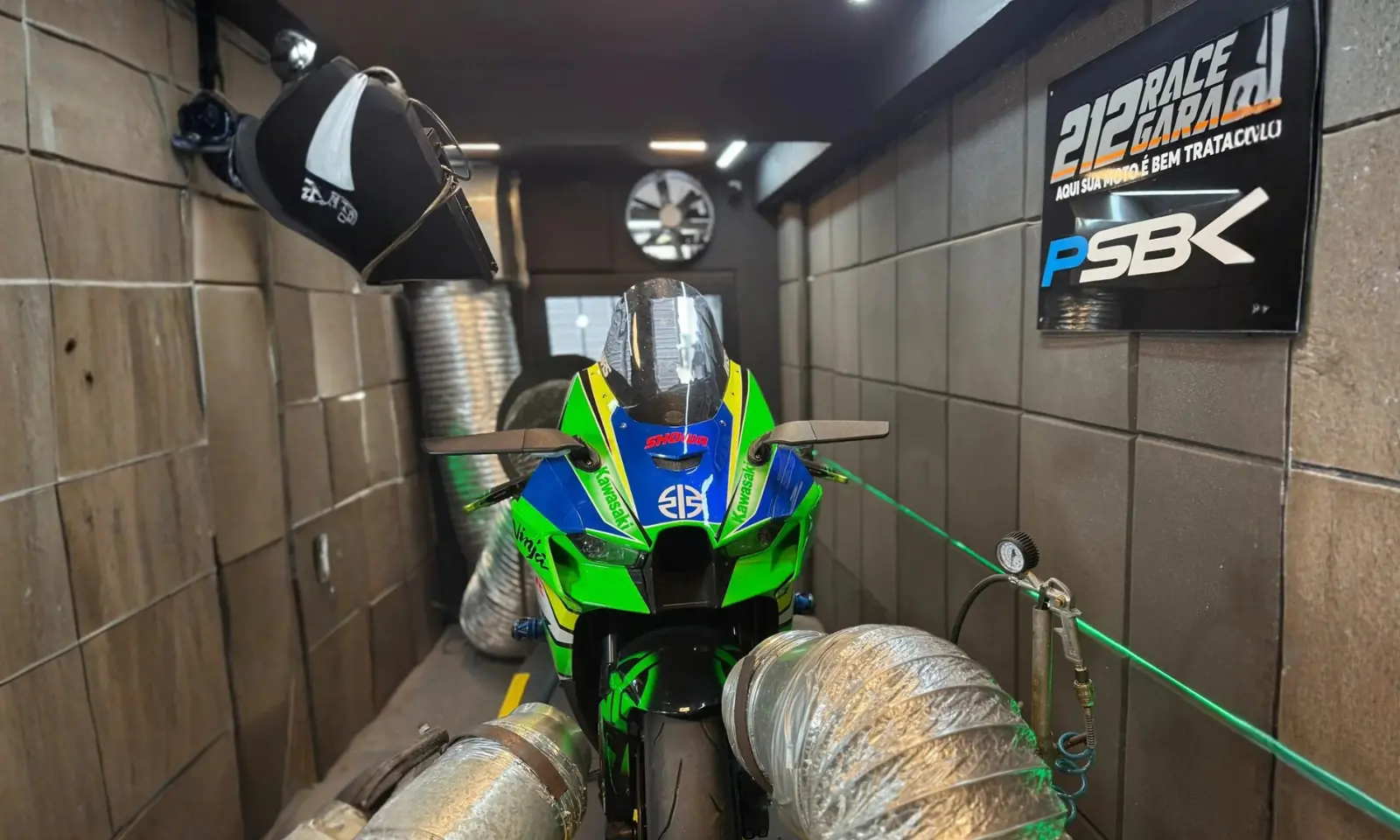 212 Race Garage, motorcycle workshop: photo 2